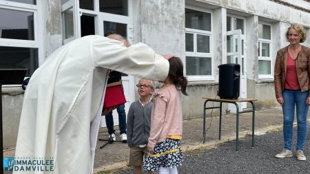 Départ du Père Elie